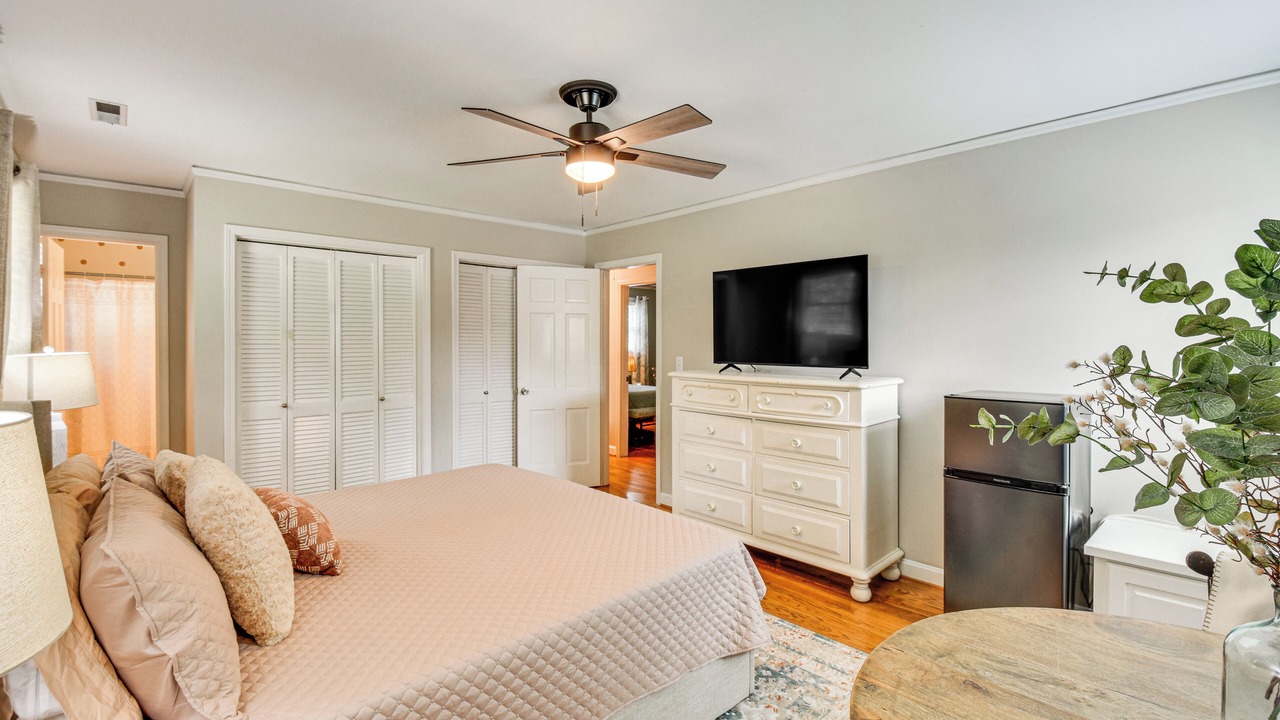Photo of Bedroom in Taylors