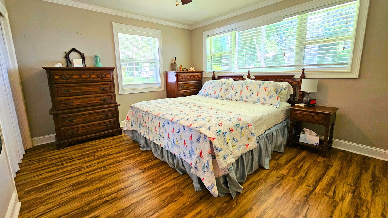 Photo of Bedroom in Burnside Island