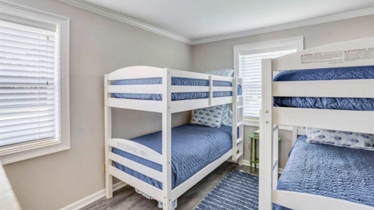 Photo of Bedroom in Burnside Island