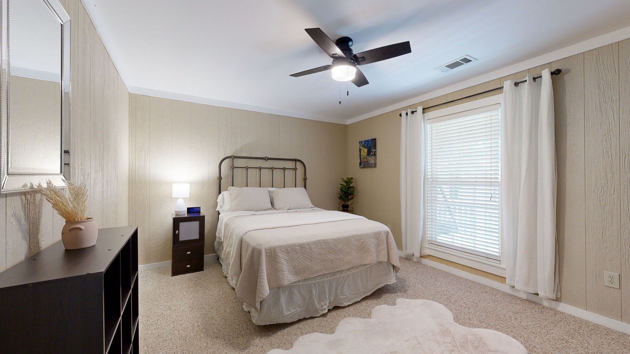 Photo of Bedroom in Claxton