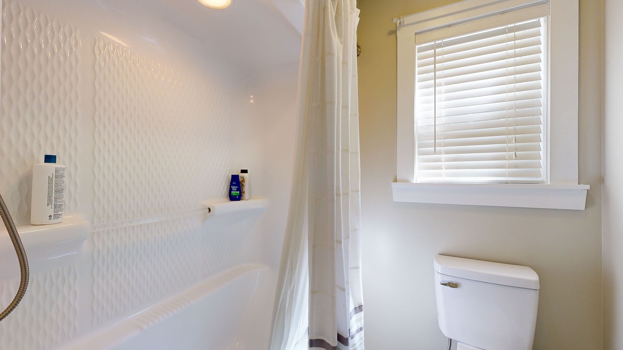 Photo of Bathroom in Claxton