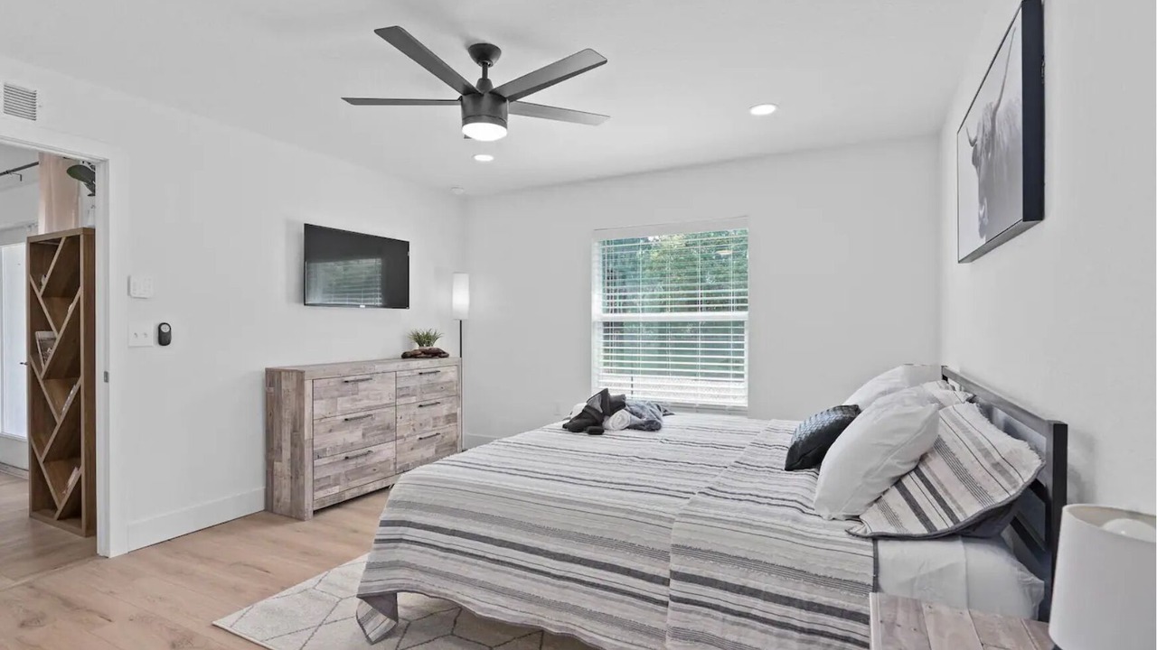 Photo of Bedroom in Inwood
