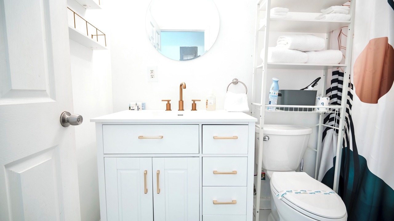 Photo of Bathroom in Thunderbolt