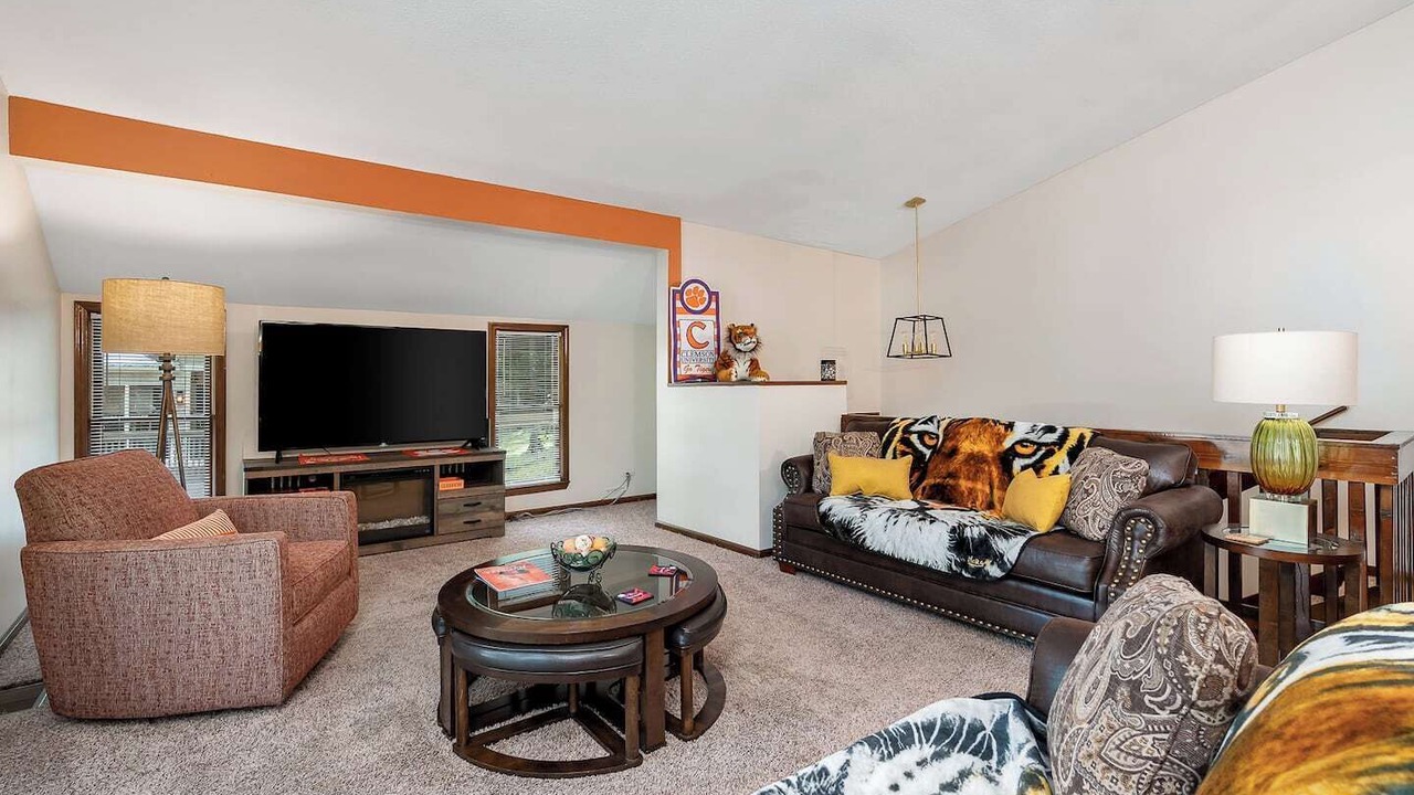Photo of Livingroom in Clemson