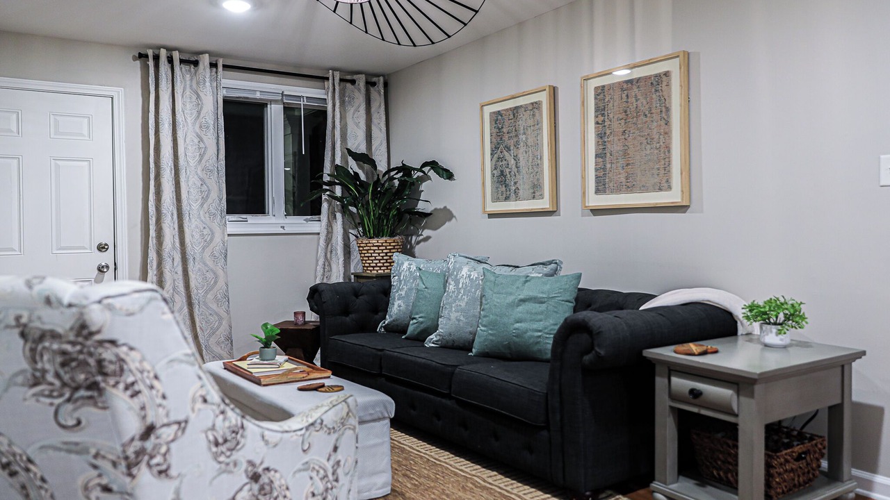 Photo of Livingroom in Savannah Victorian District
