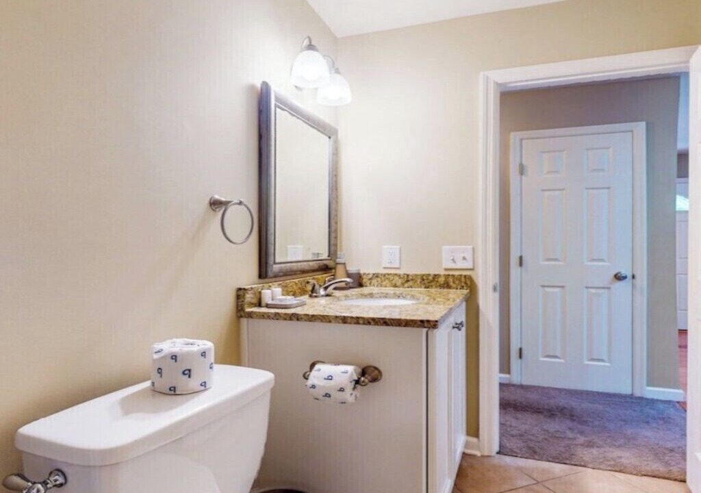 Photo of Bathroom in Isle of Hope Historic District