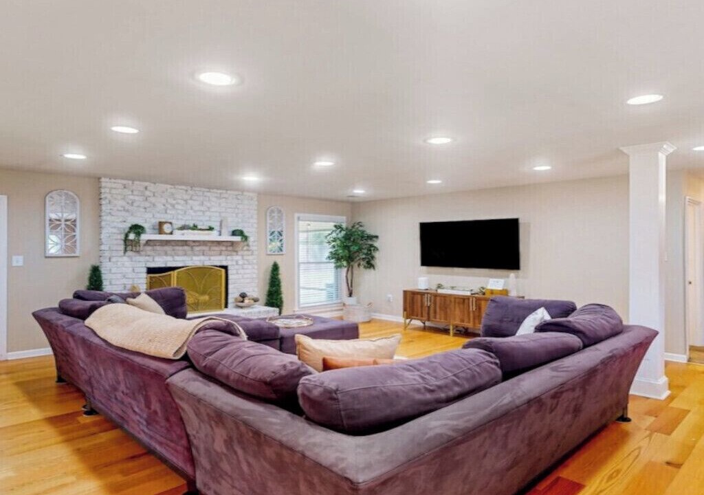 Photo of Livingroom in Isle of Hope Historic District