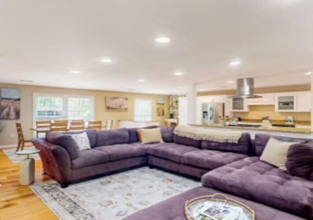 Photo of Livingroom in Isle of Hope Historic District
