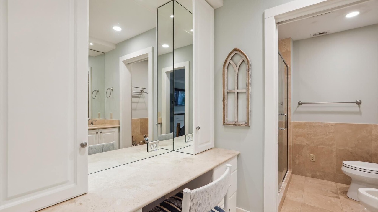 Photo of Bathroom in Beach Lagoon