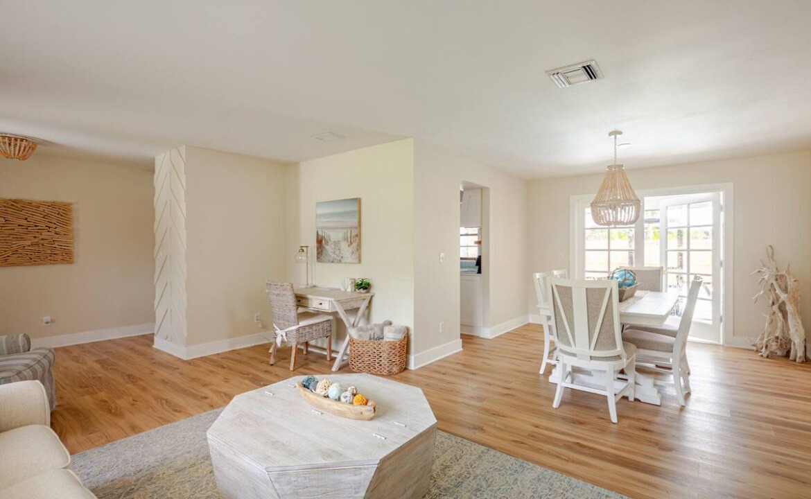 Photo of Livingroom in Florida Ridge