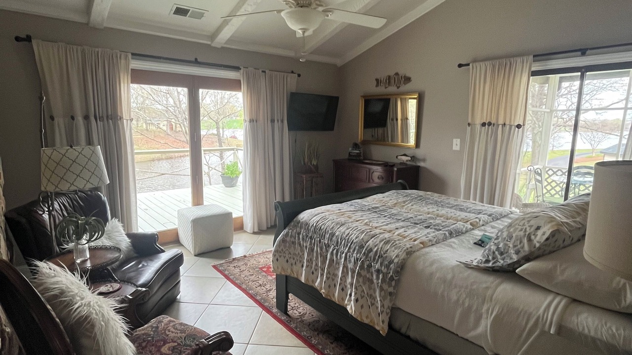 Photo of Bedroom in Monroe