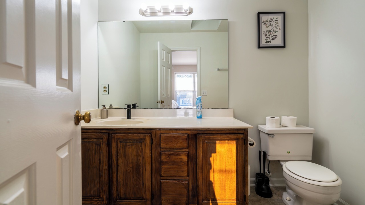 Photo of Bathroom in Huntcliff