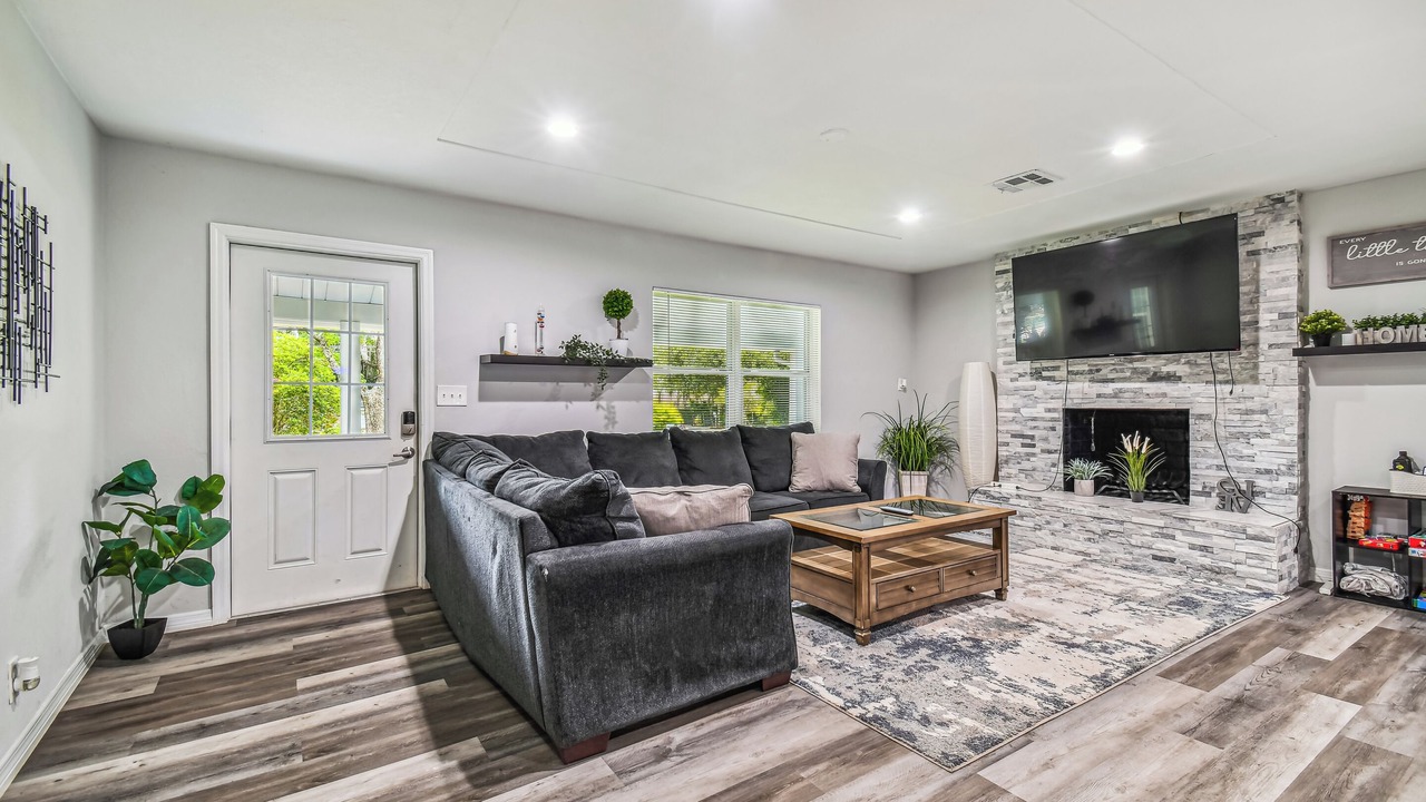 Photo of Livingroom in Brandon