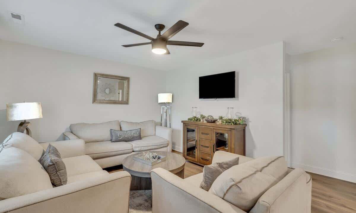 Photo of Livingroom in Pooler