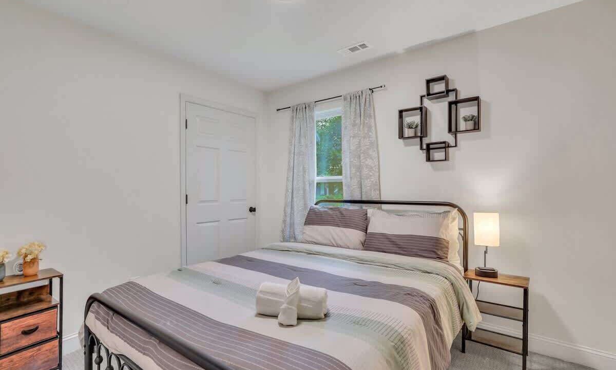 Photo of Bedroom in Pooler