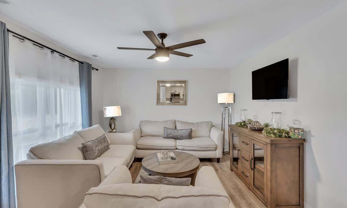 Photo of Livingroom in Pooler
