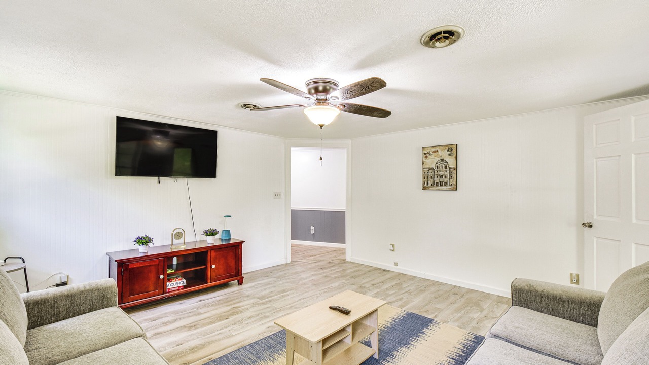 Photo of Livingroom in Seneca