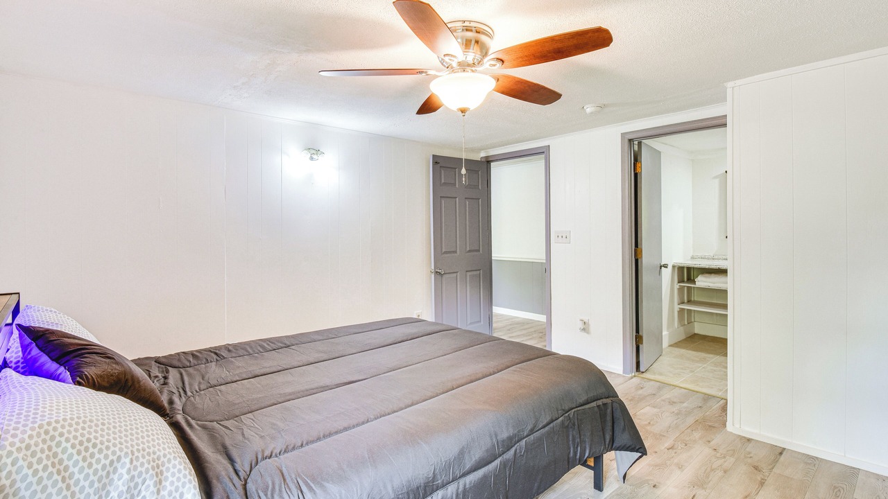 Photo of Bedroom in Seneca