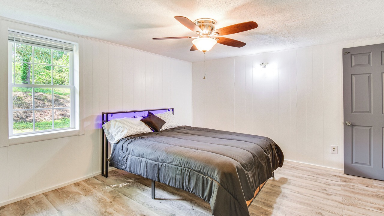Photo of Bedroom in Seneca
