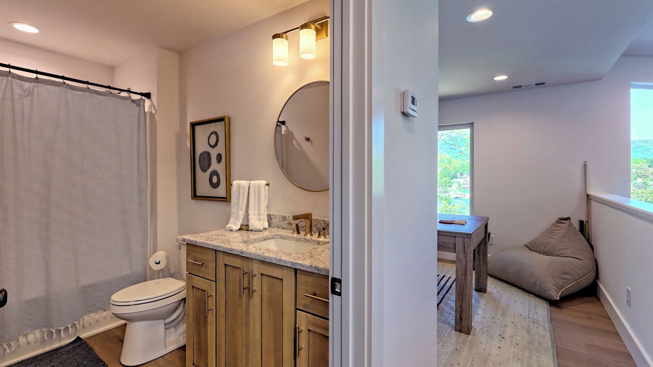 Photo of Bathroom in Hiawassee