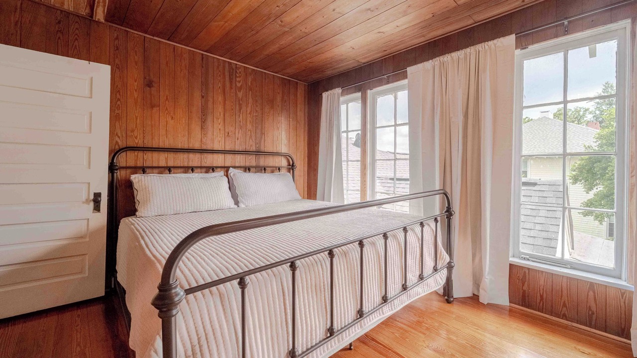 Photo of Bedroom in Summerville