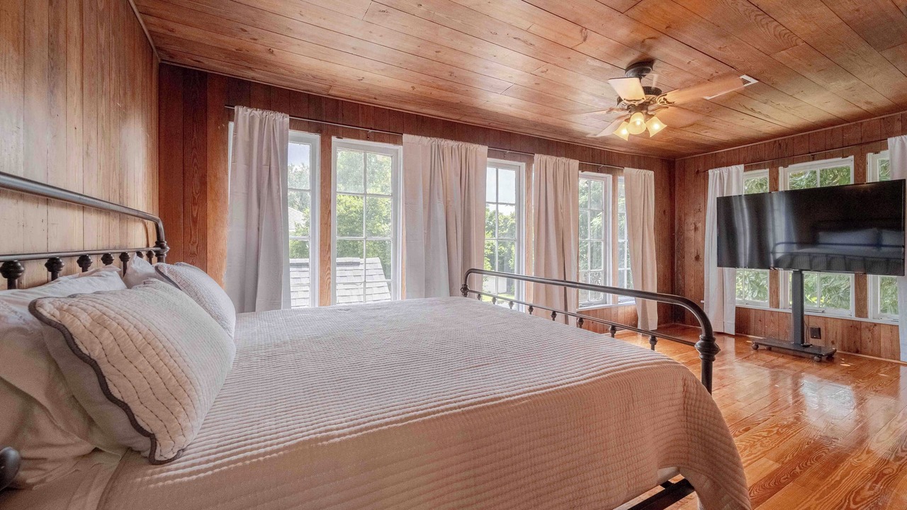 Photo of Bedroom in Summerville