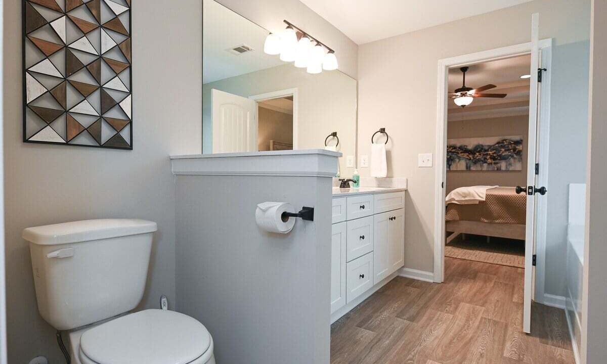 Photo of Bathroom in Commerce
