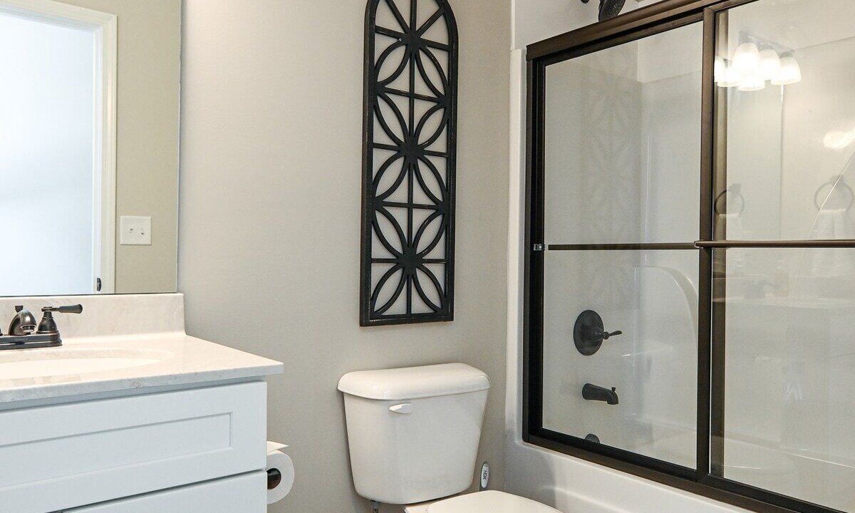 Photo of Bathroom in Commerce