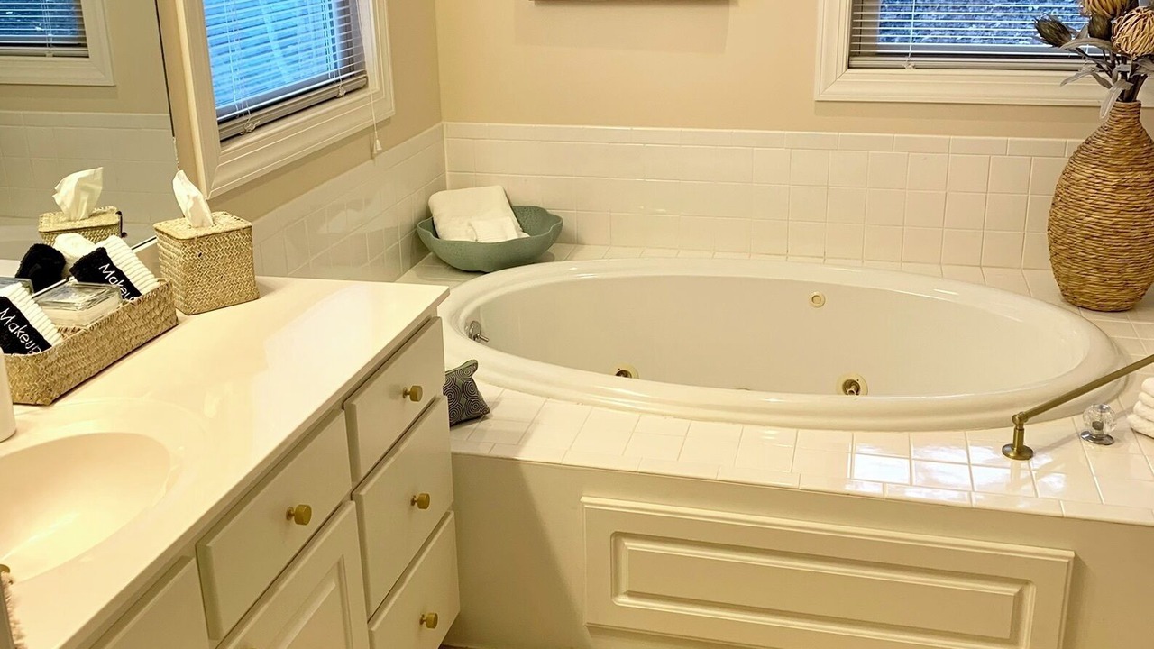 Photo of Bathroom in Six Mile
