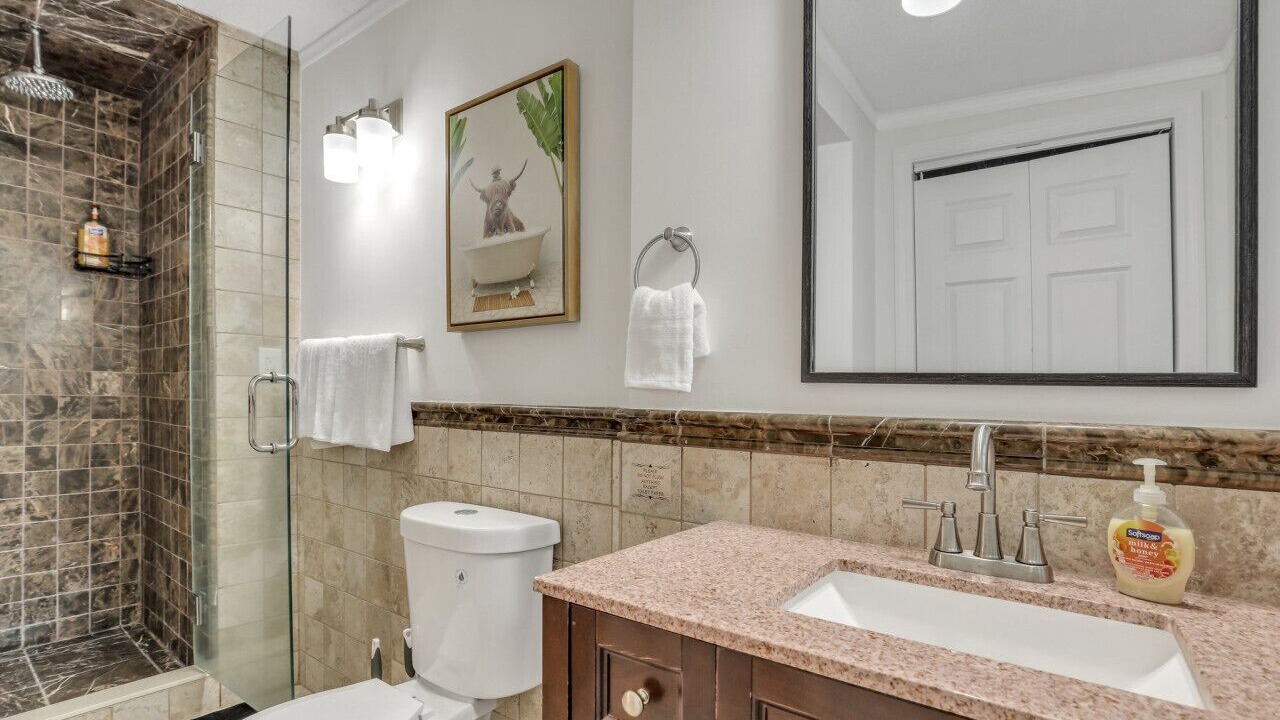 Photo of Bathroom in Whitemarsh Island