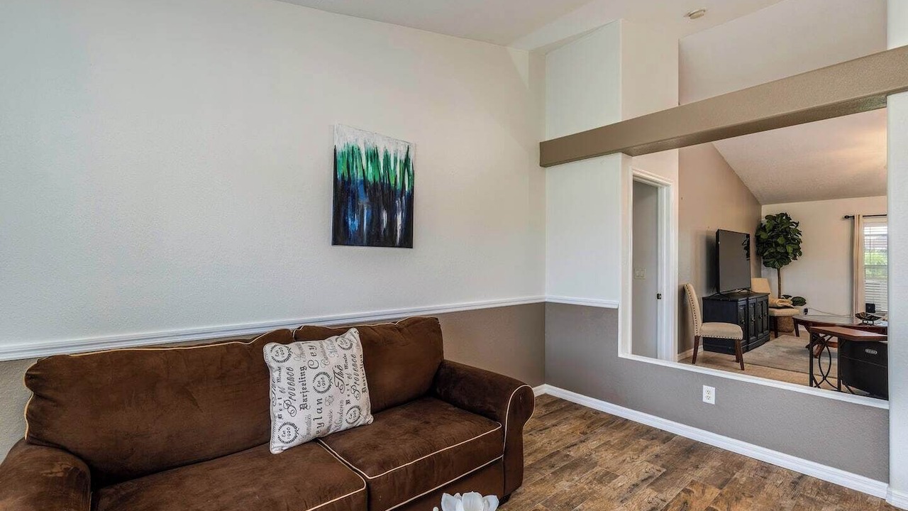 Photo of Livingroom in South Gulf Cove
