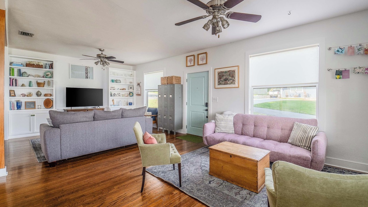 Photo of Livingroom in Eagle Lake