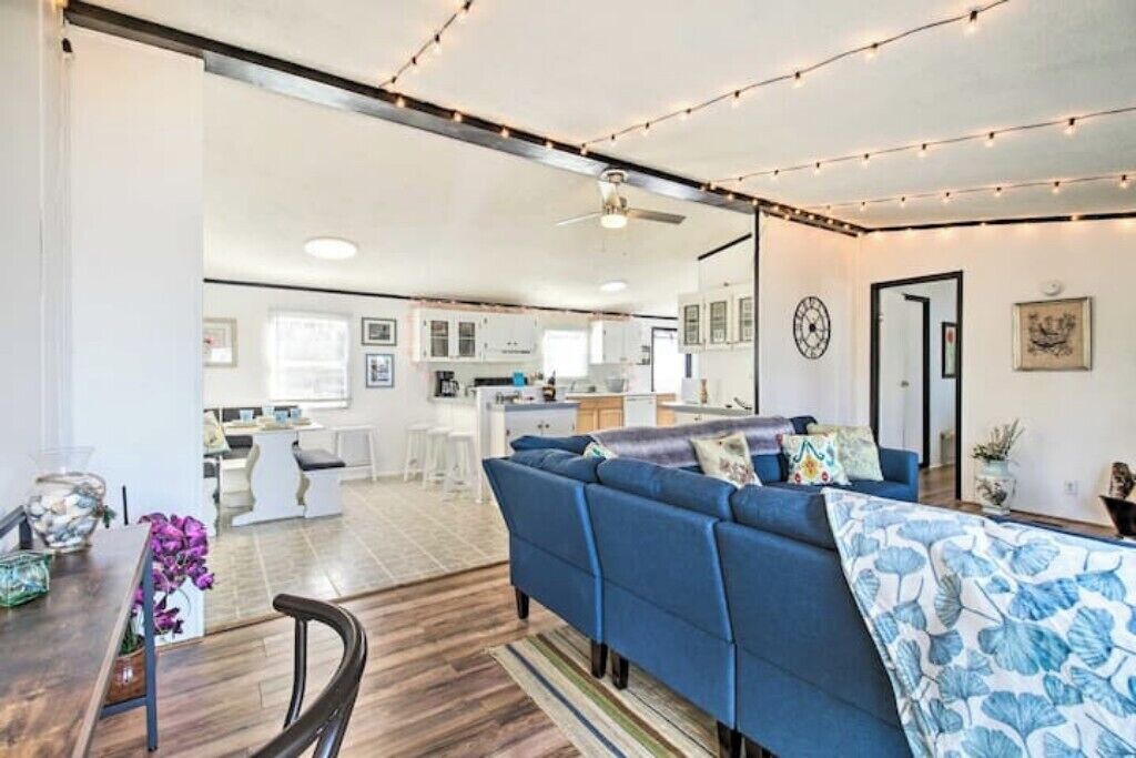 Photo of Livingroom in Midway