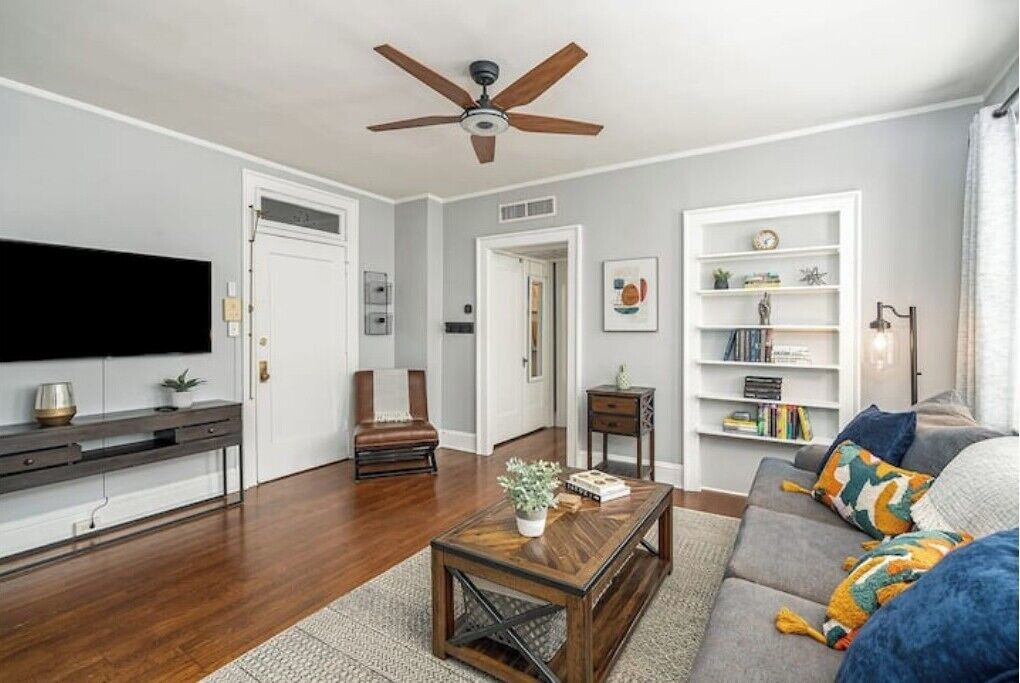 Photo of Livingroom in Savannah Victorian District