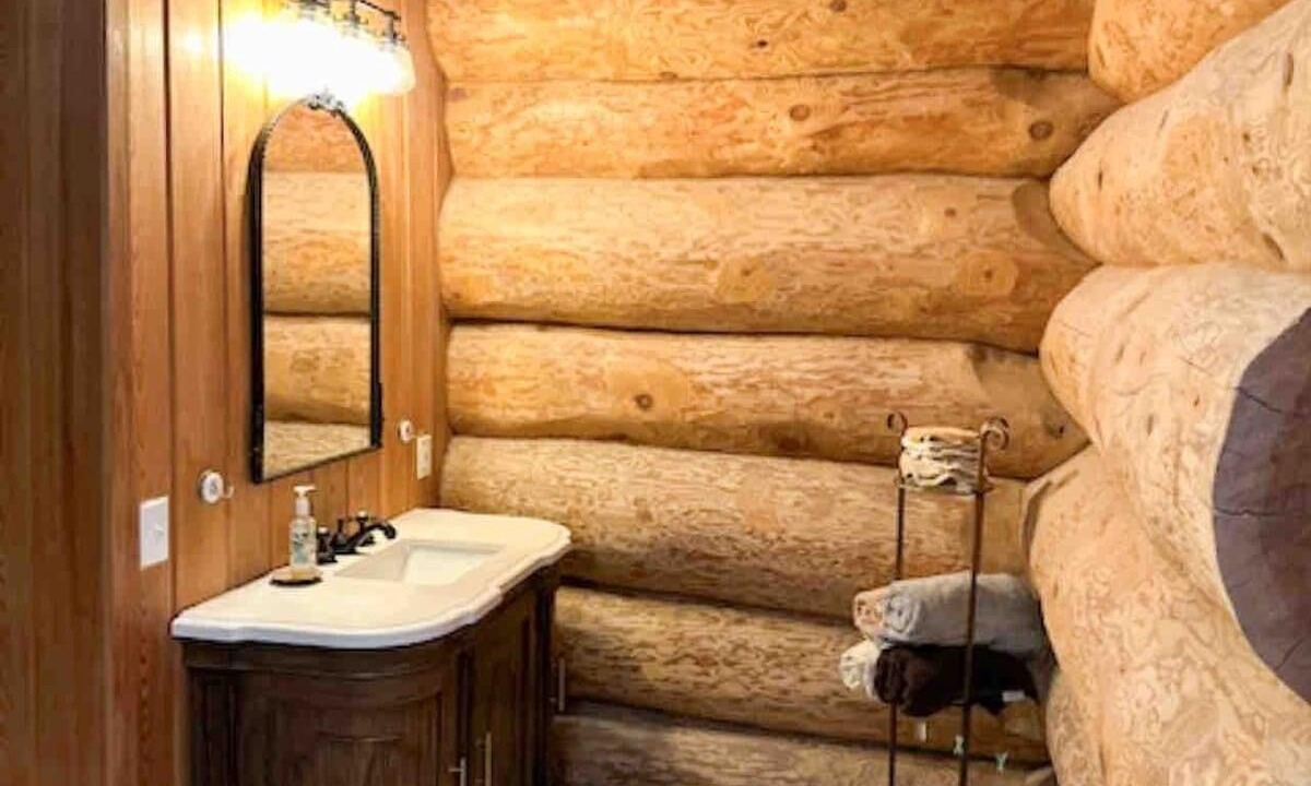 Photo of Bathroom in Manning