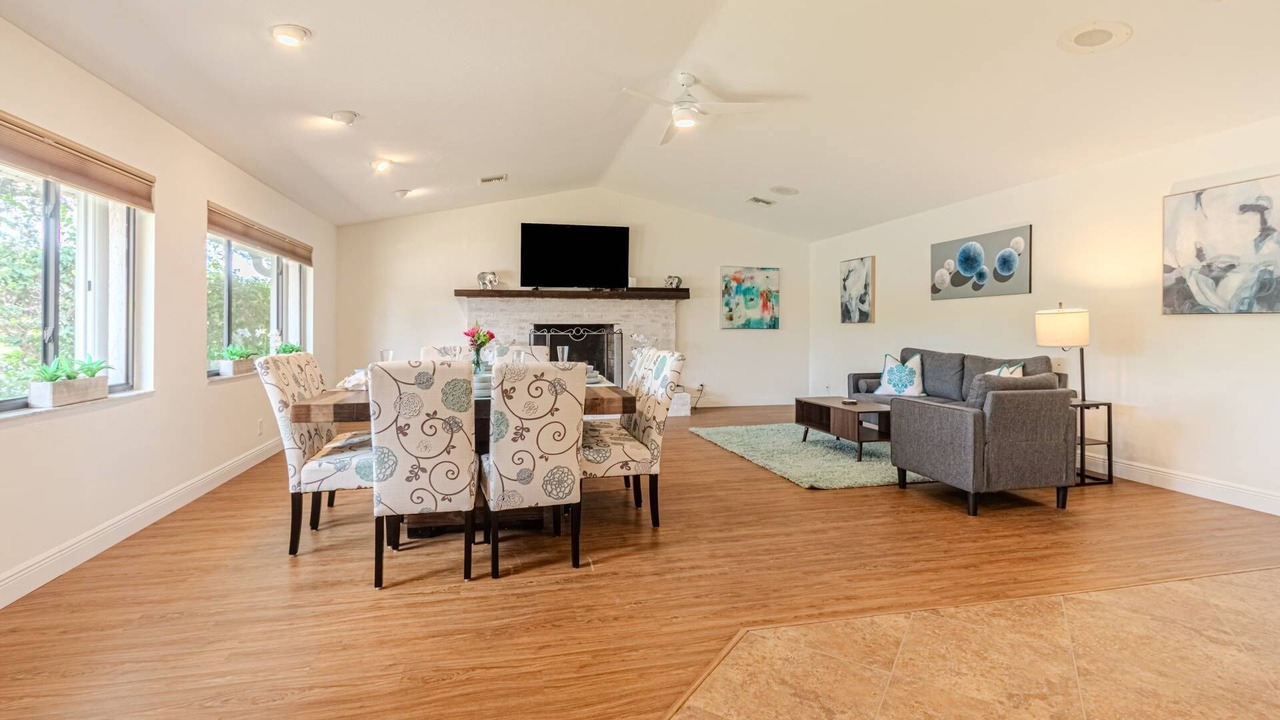 Photo of Livingroom in Palm River Estates