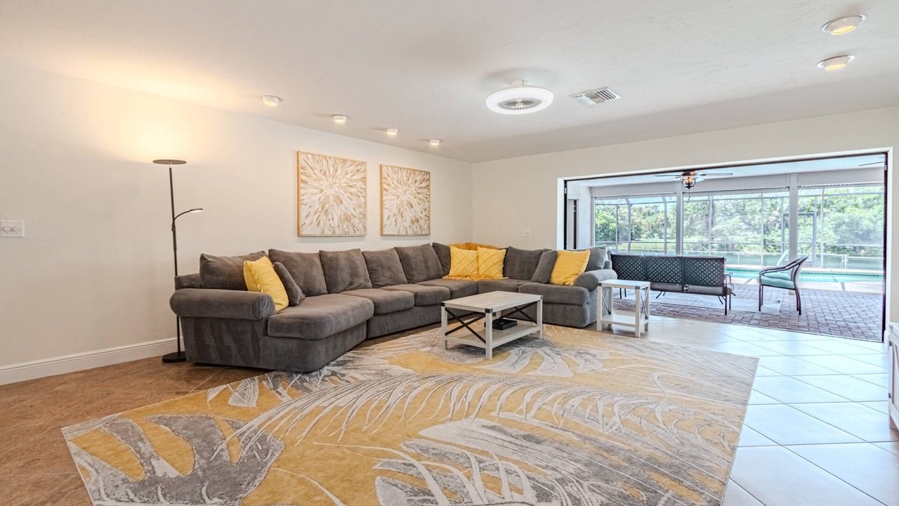 Photo of Livingroom in Palm River Estates
