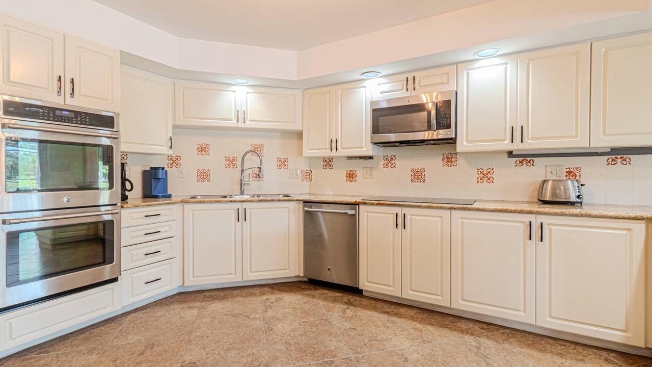 Photo of Kitchen in Palm River Estates