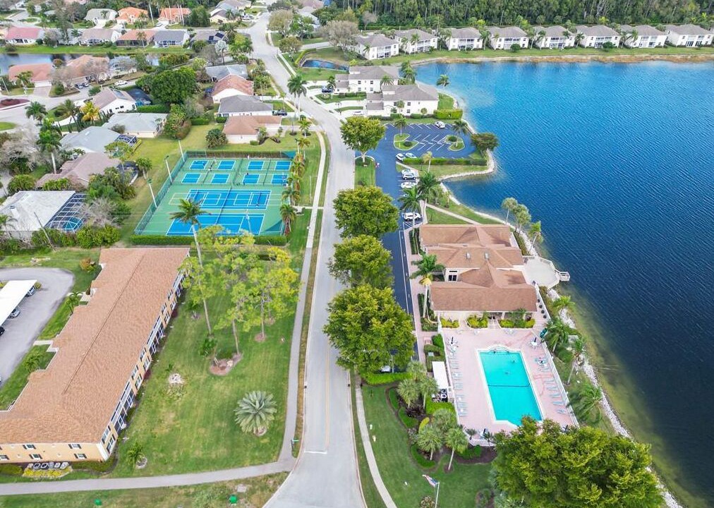 Photo of Outdoor in Crown Pointe