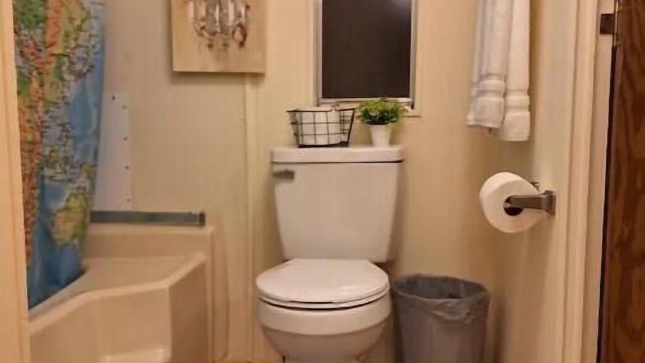Photo of Bathroom in Hinesville