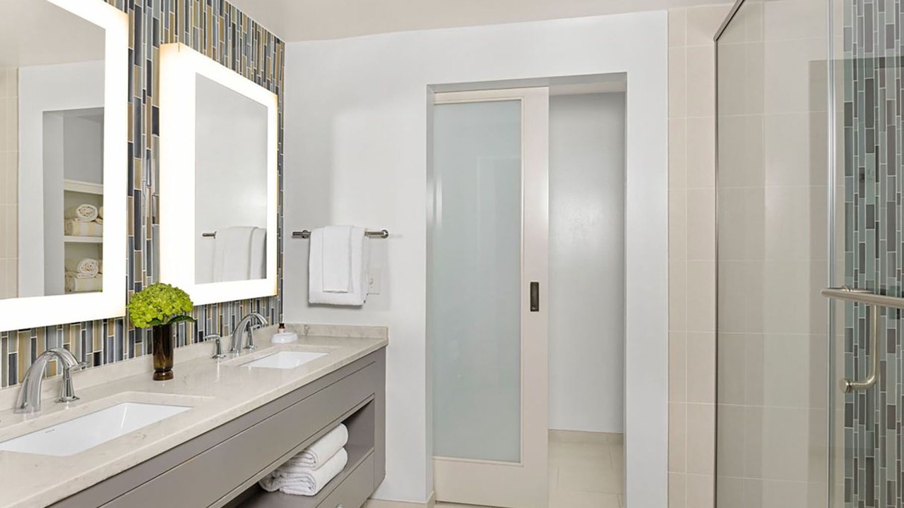 Photo of Bathroom in Folly Field