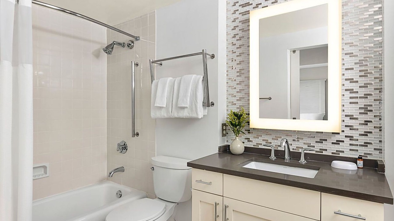 Photo of Bathroom in Folly Field
