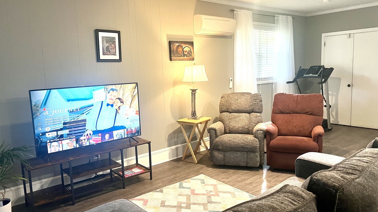 Photo of Livingroom in Green Acres