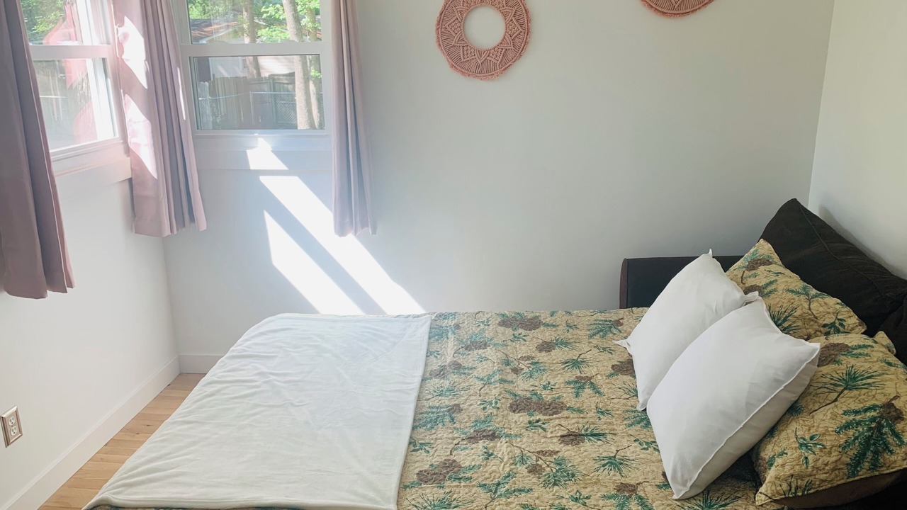 Photo of Bedroom in Summerville Historic District