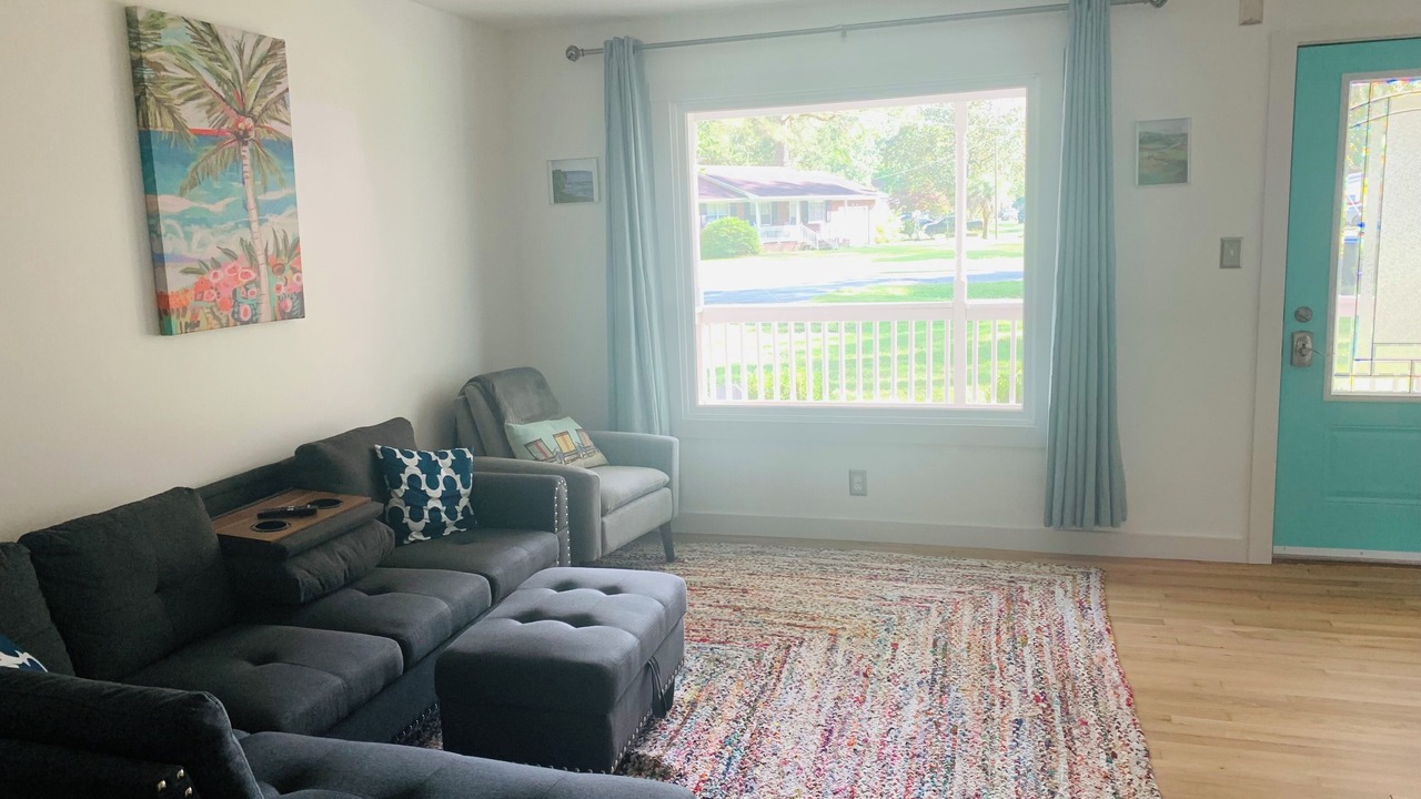 Photo of Livingroom in Summerville Historic District