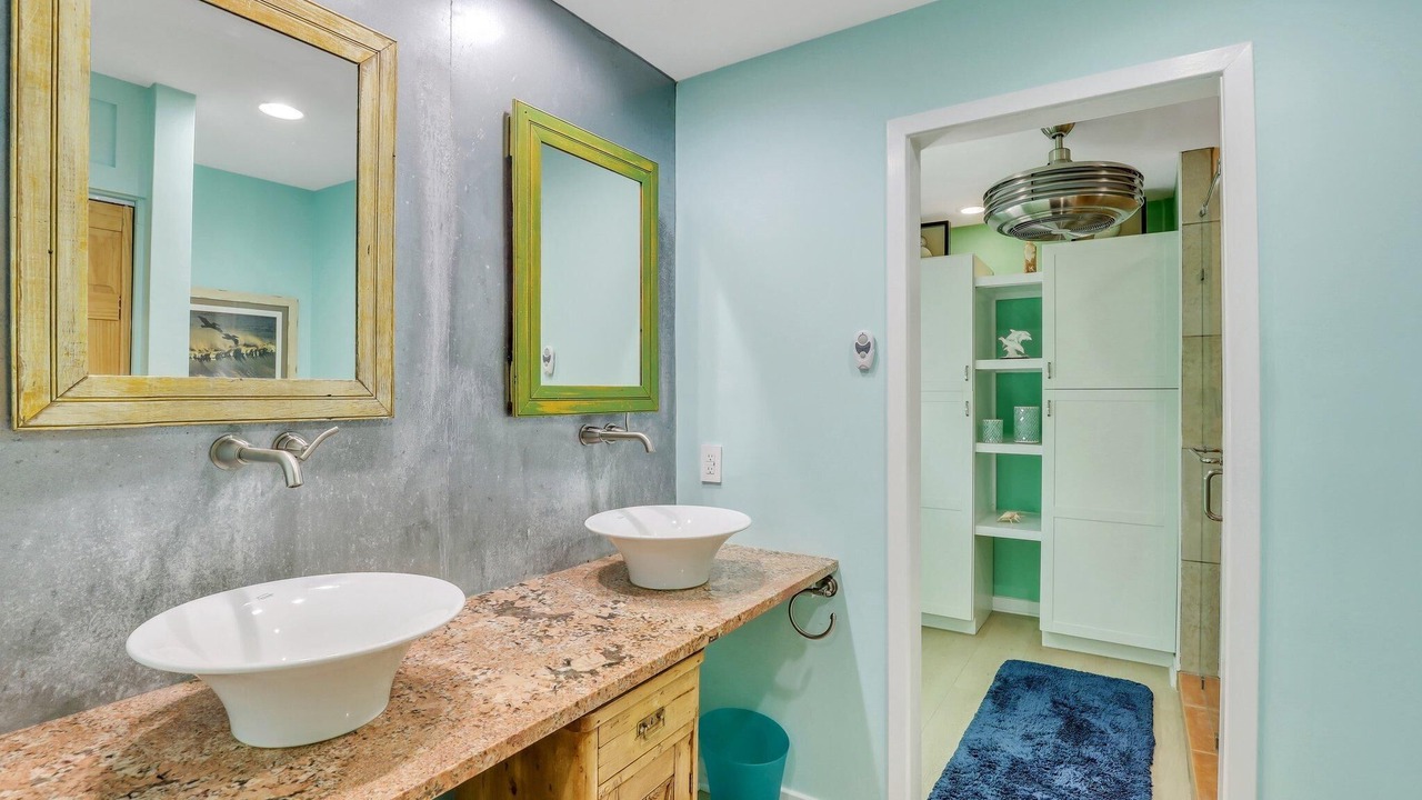 Photo of Bathroom in Beachwalk