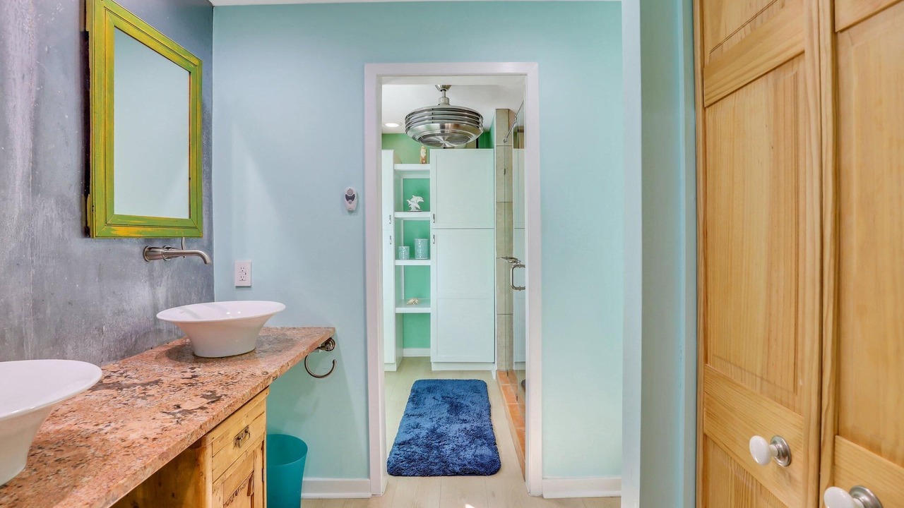 Photo of Bathroom in Beachwalk