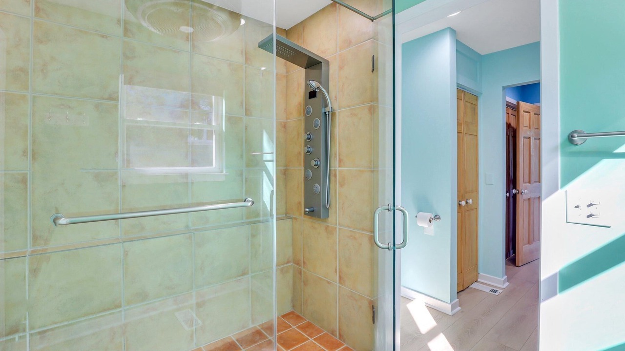 Photo of Bathroom in Beachwalk