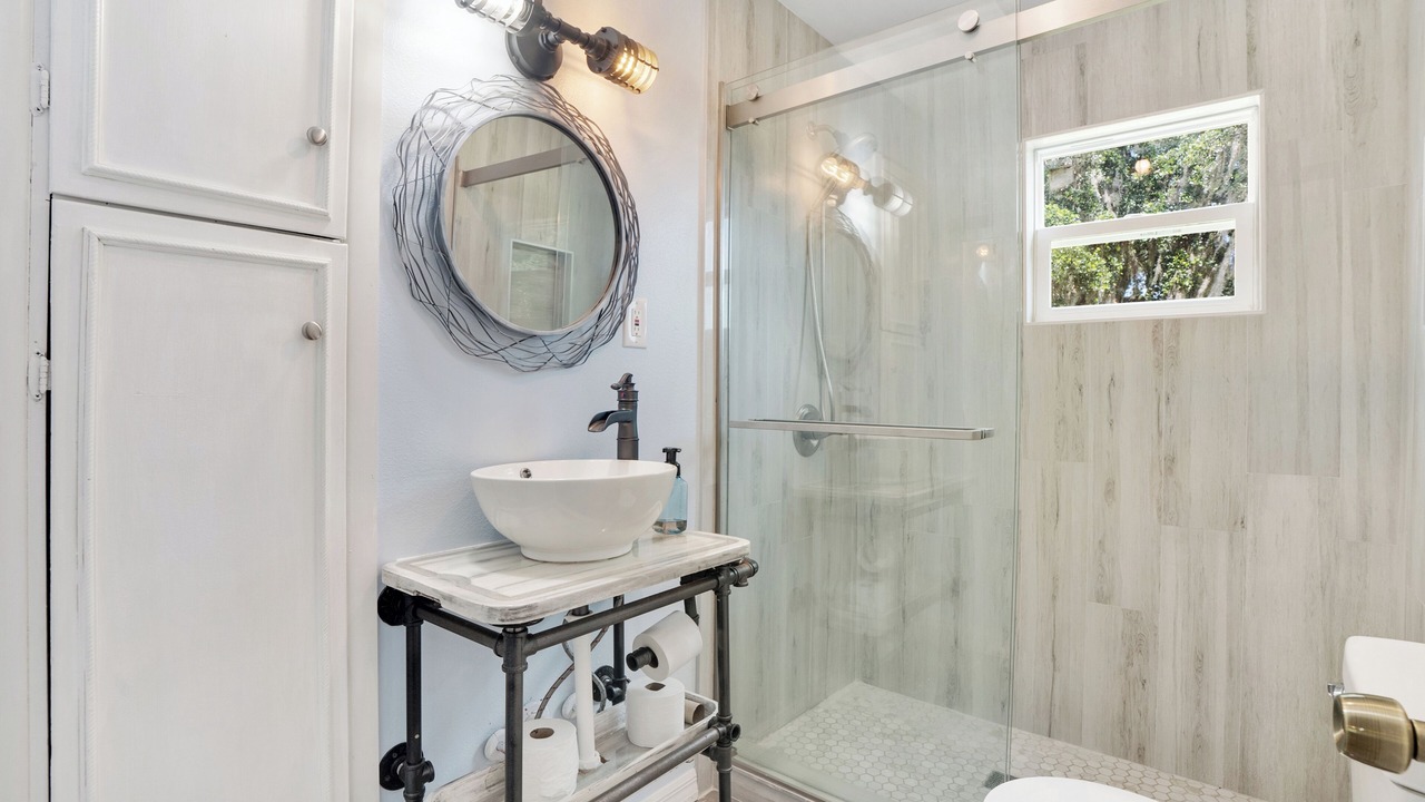 Photo of Bathroom in Valrico