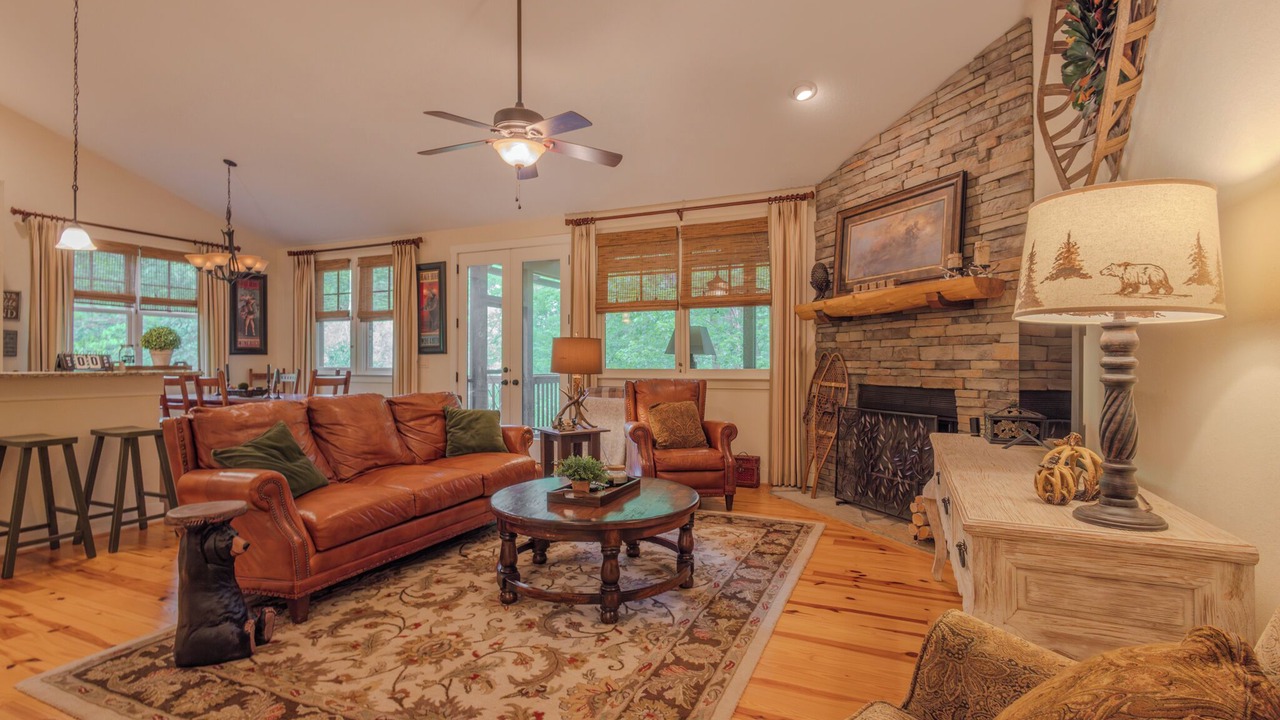 Photo of Livingroom in Bear Lake Reserve
